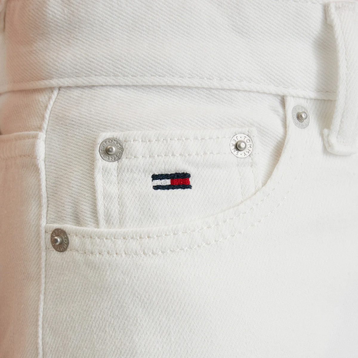 TOMMY JEANS